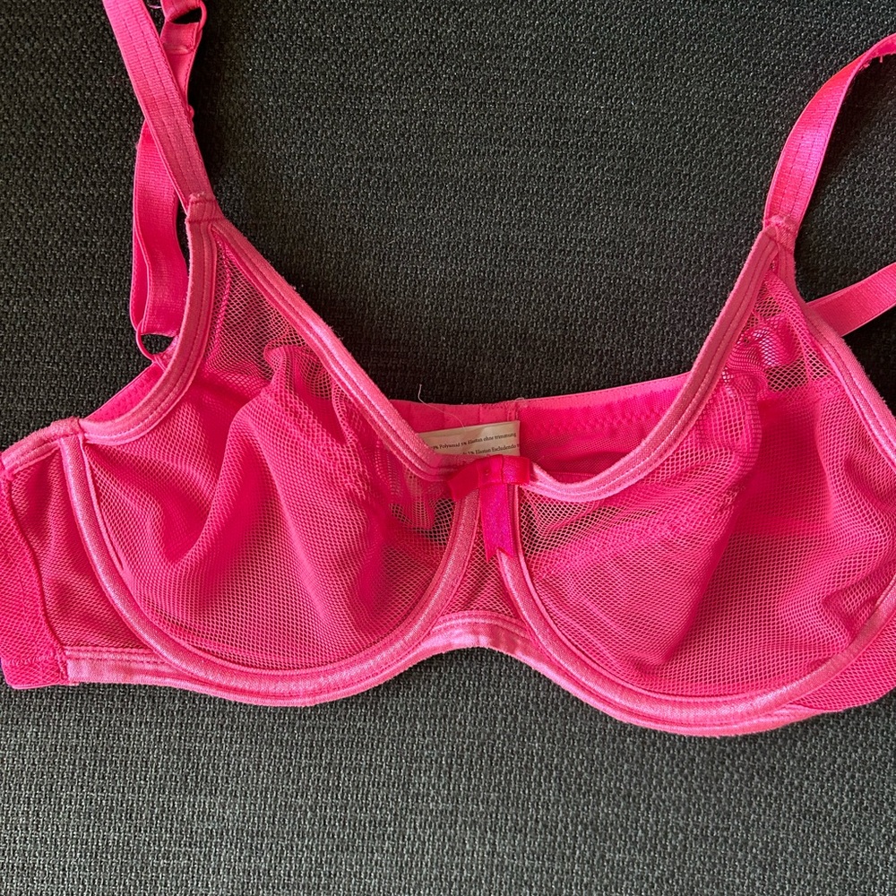 Pink Underwire Bra with Adjustable Straps and Molded Cups